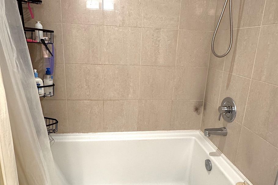 1504 1212 Howe Street Vancouver, BC - 10