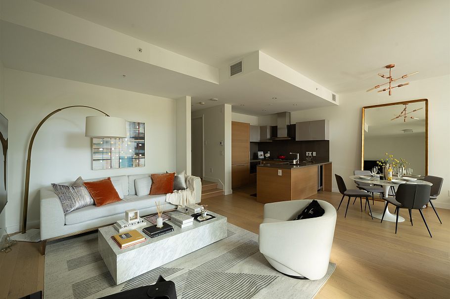 1577 W 57th Avenue Vancouver, BC - 3