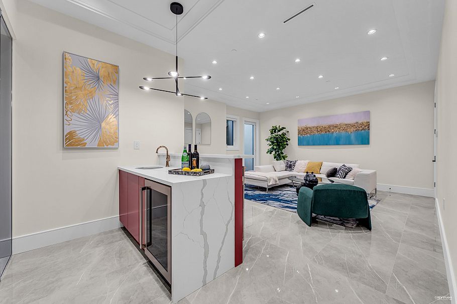 4112 W 11th Avenue Vancouver, BC - 22