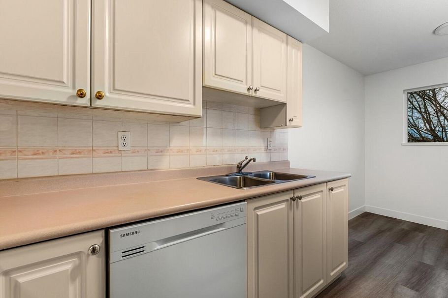 401 1723 Frances Street Vancouver, BC - 9