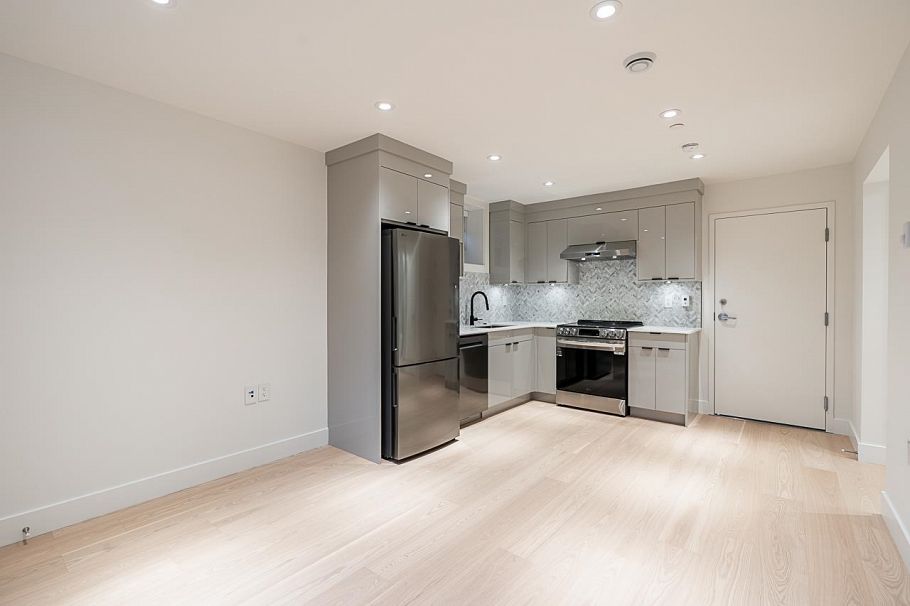 2565 W 2nd Avenue Vancouver, BC - 30