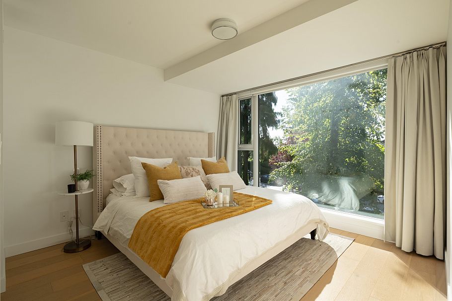 1577 W 57th Avenue Vancouver, BC - 17