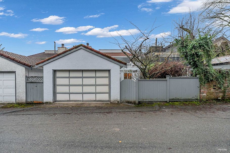 3661 Blenheim Street Vancouver, BC - 39