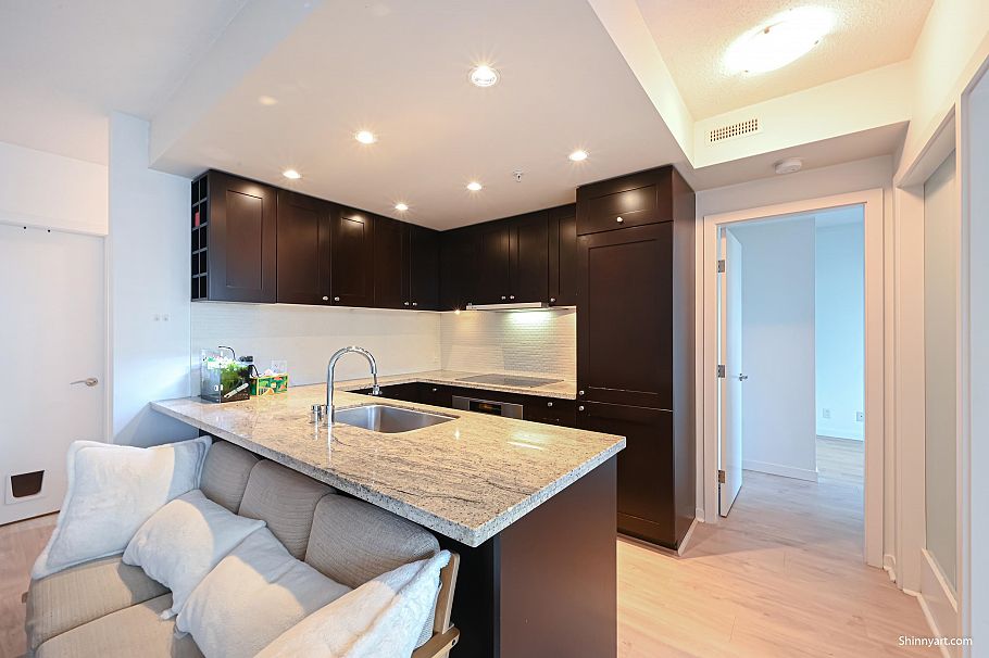 802 821 Cambie Street Vancouver, BC - 3