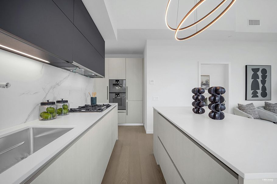 1001 8415 Granville Street Vancouver, BC - 19