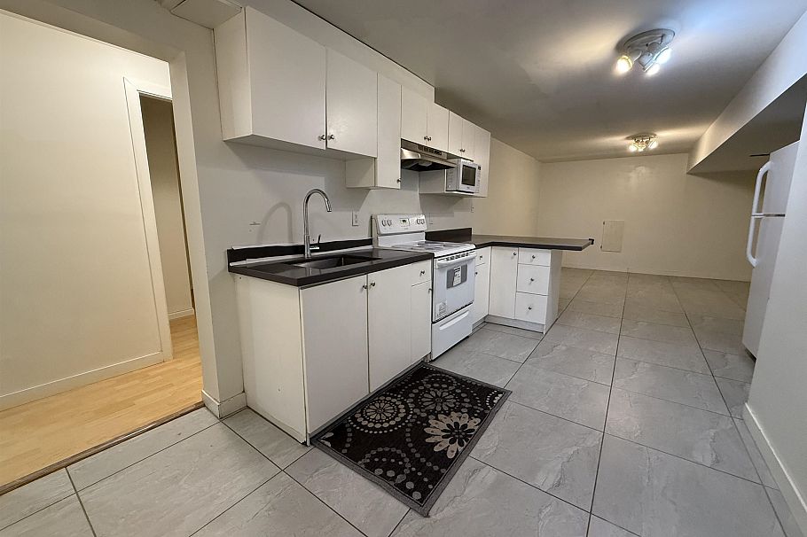 5828 Kerr Street Vancouver, BC - 24