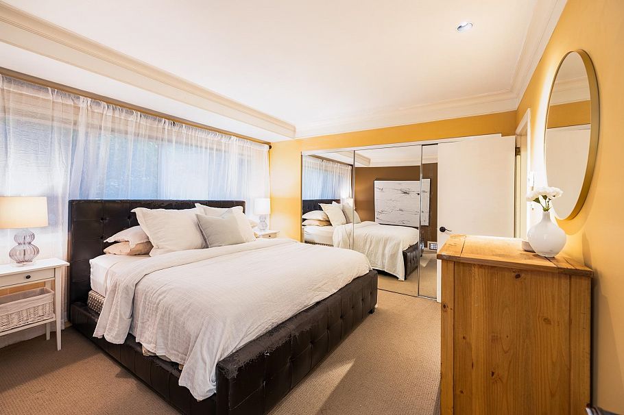 1090 W Keith Road North Vancouver, BC - 17