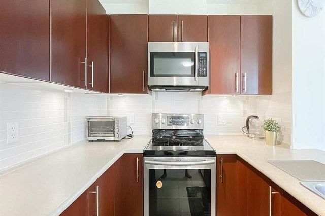 401 7088 Mont Royal Square Vancouver, BC - 7