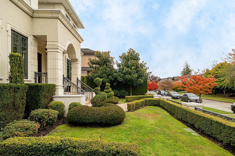 1461 W 47th Avenue Vancouver, BC - 2