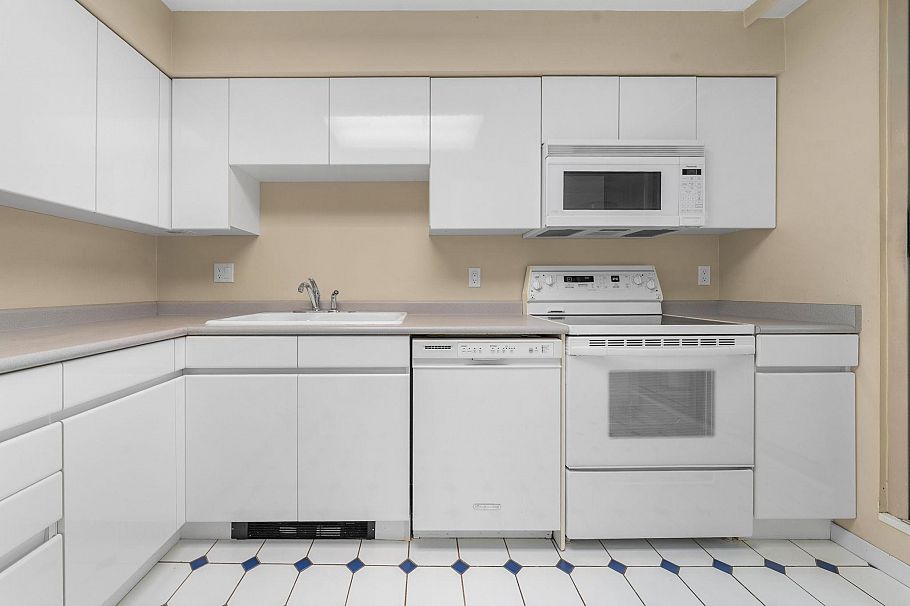 1106 1327 E Keith Road North Vancouver, BC - 8