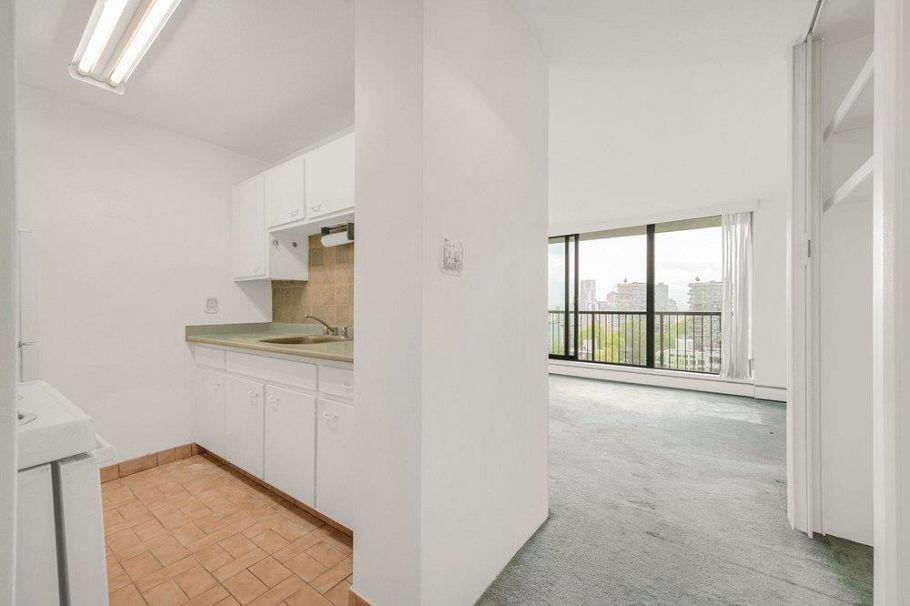 2103 1330 Harwood Street Vancouver, BC - 2