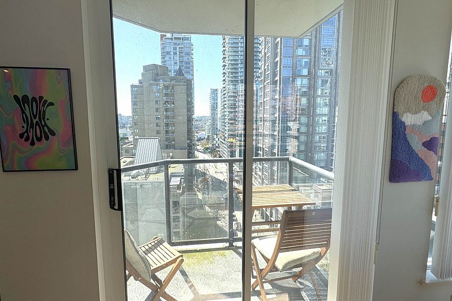 1504 1212 Howe Street Vancouver, BC - 6