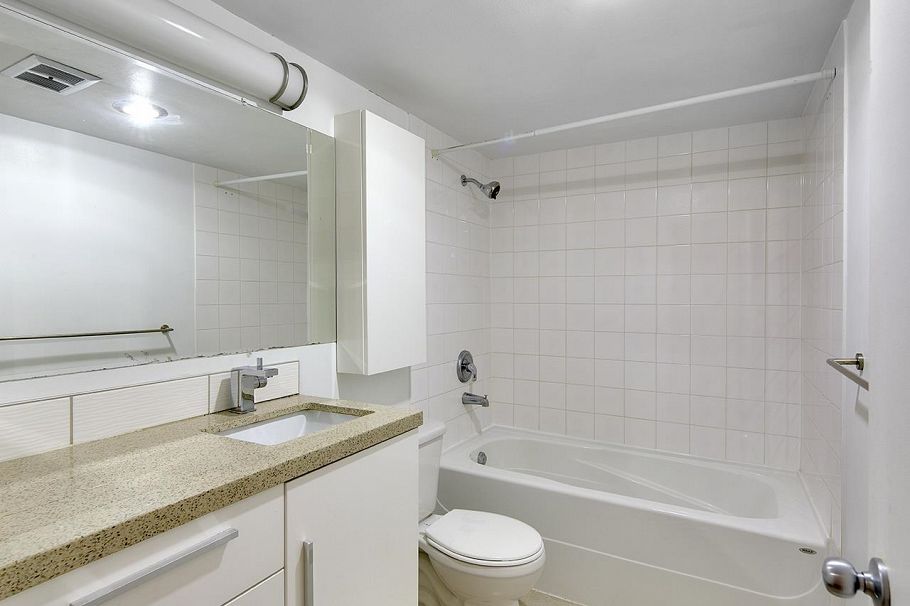 315 2025 W 2nd Avenue Vancouver, BC - 15