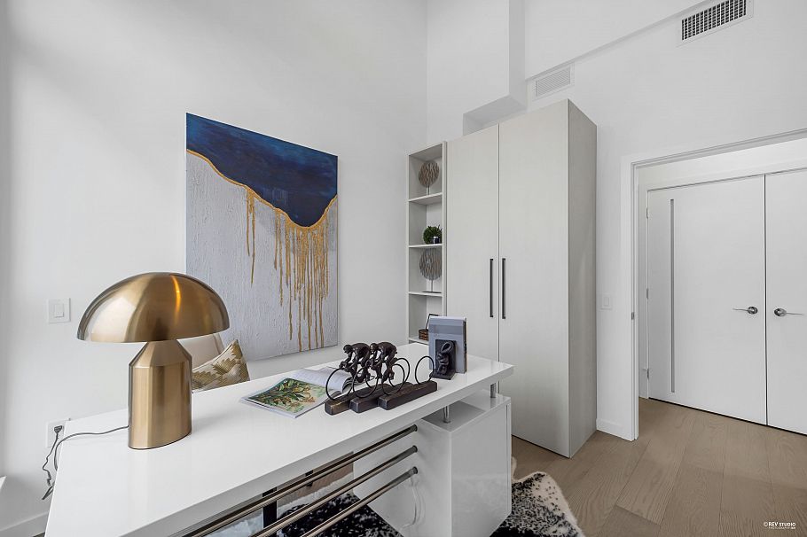 1001 8415 Granville Street Vancouver, BC - 27