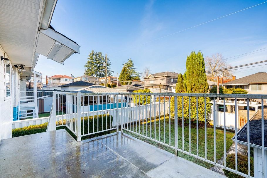 2655 E 53 Avenue Vancouver, BC - 29