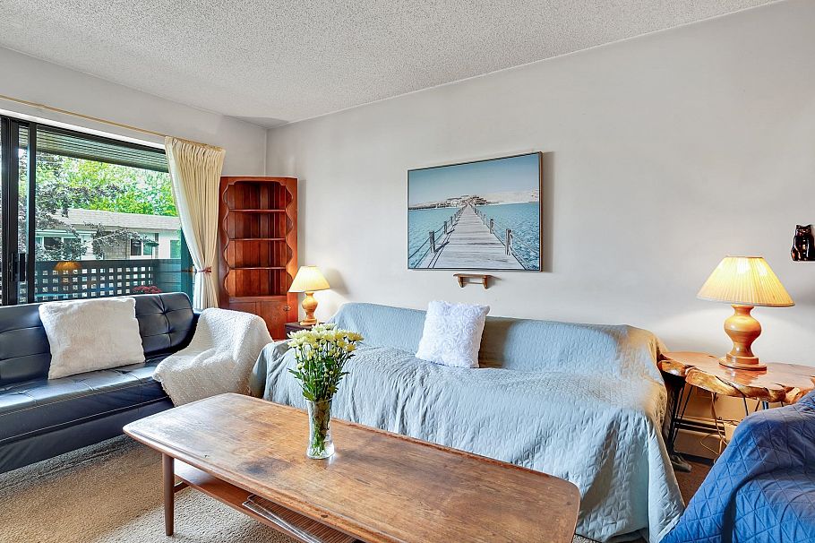 402 2215 Dundas Street Vancouver, BC - 2