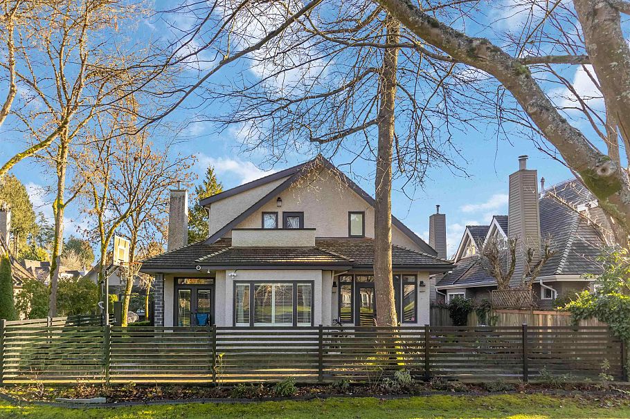 8405 Gillnet Place Vancouver, BC - 2