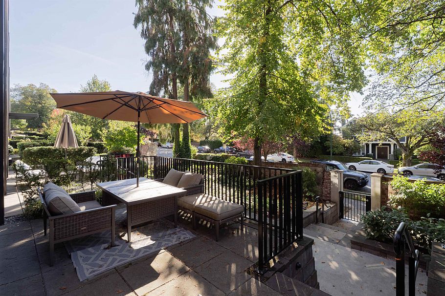 1577 W 57th Avenue Vancouver, BC - 25