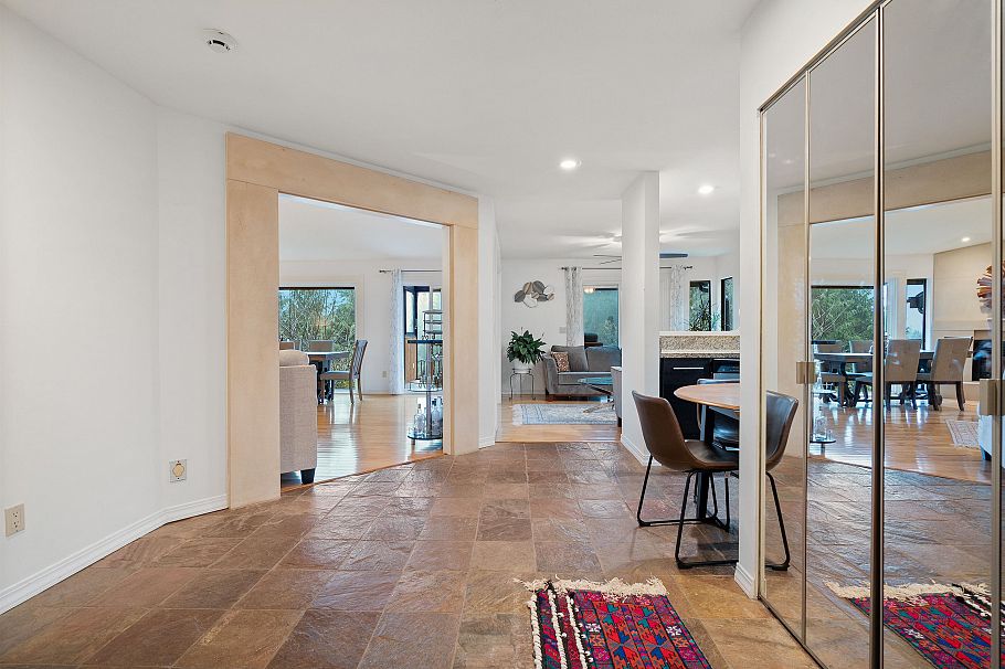 5625 Eagle Court North Vancouver, BC - 17