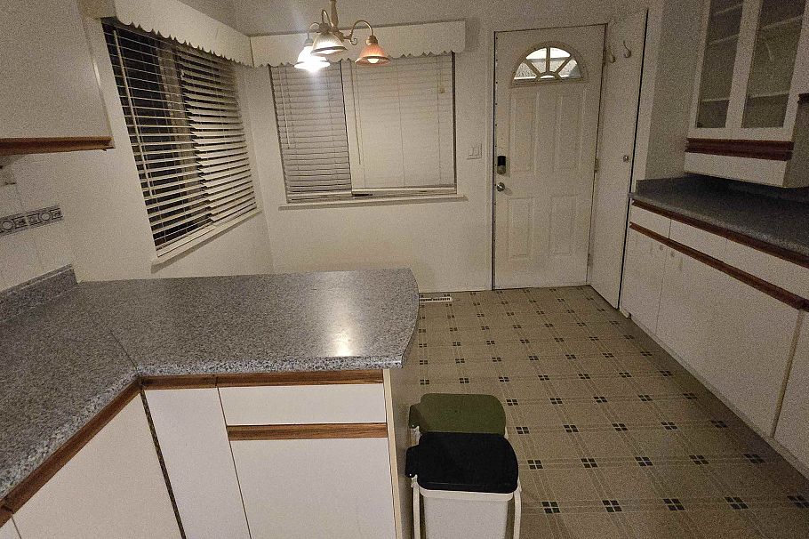 123 E 64th Avenue Vancouver, BC - 10