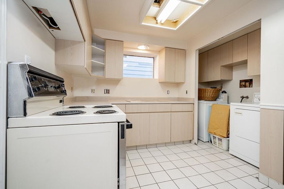 2655 E 53 Avenue Vancouver, BC - 22