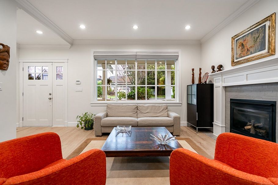 359 E 13th Street North Vancouver, BC - 5