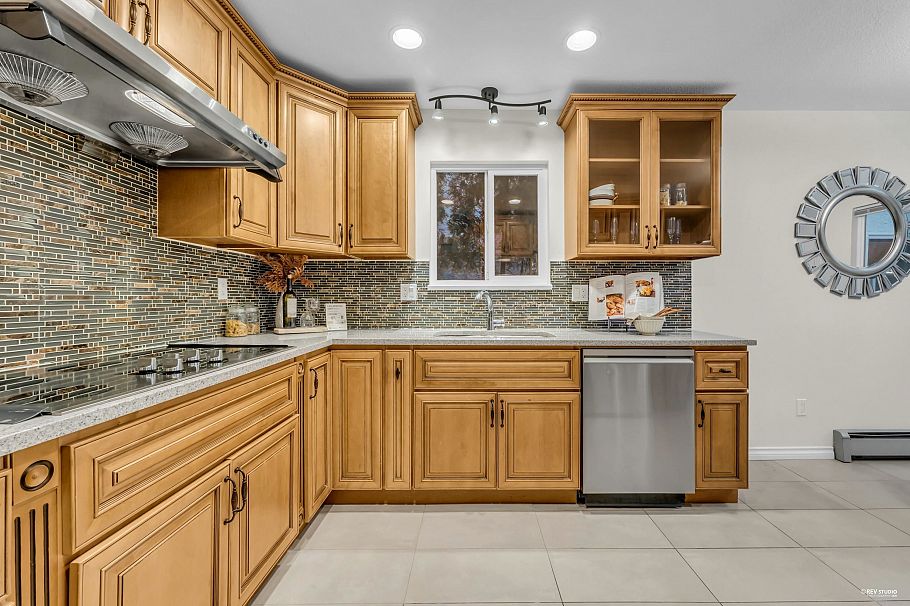 3661 Blenheim Street Vancouver, BC - 21