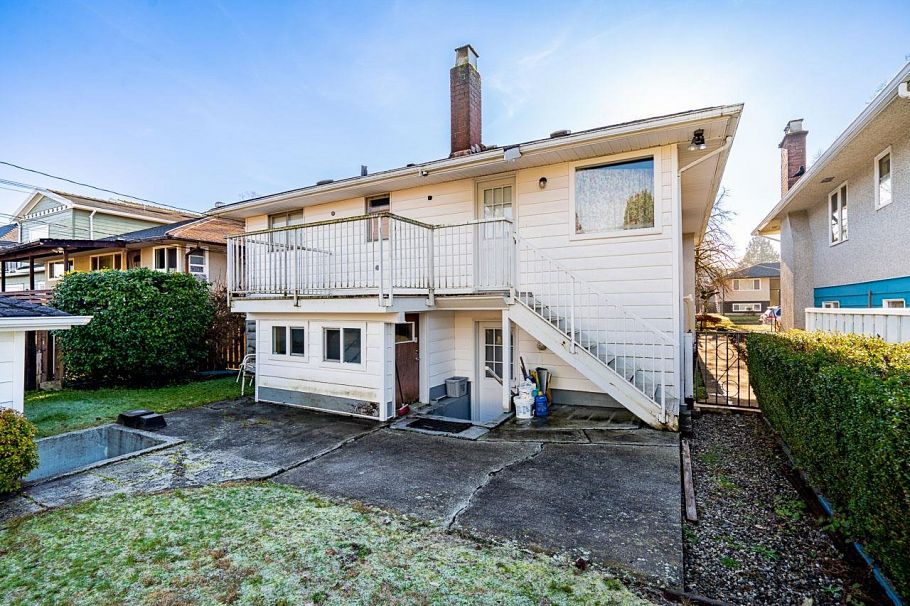 2655 E 53 Avenue Vancouver, BC - 34