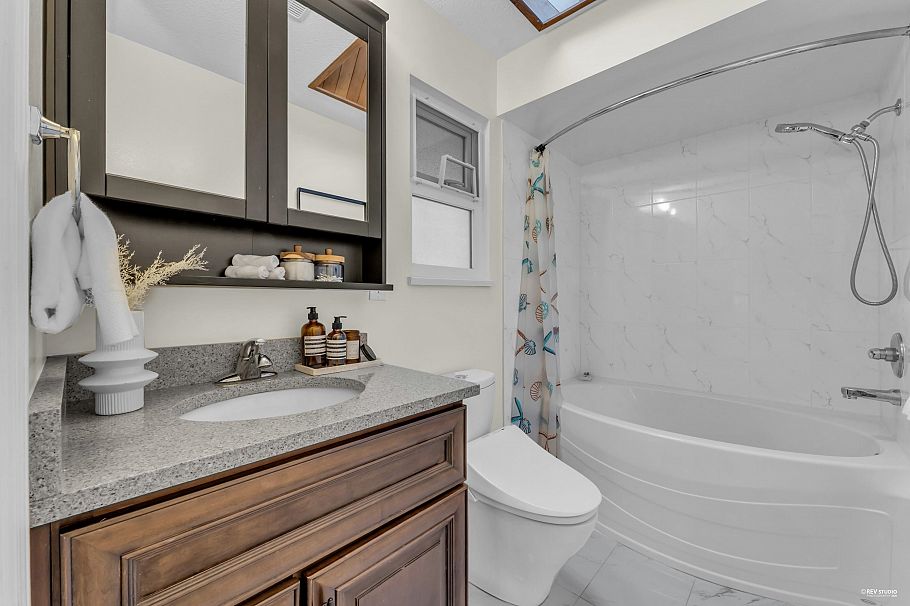 3661 Blenheim Street Vancouver, BC - 28