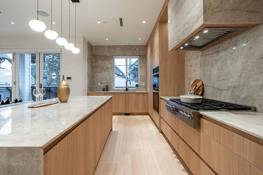 2565 W 2nd Avenue Vancouver, BC - 12