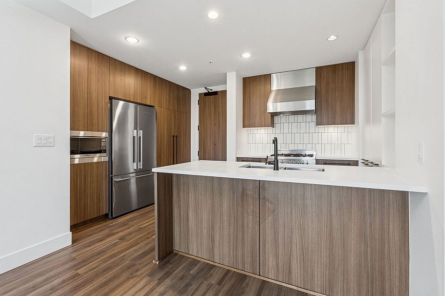 405 6933 Cambie Street Vancouver, BC - 12