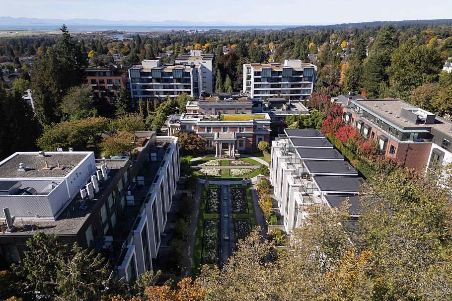 1577 W 57th Avenue Vancouver, BC - 39