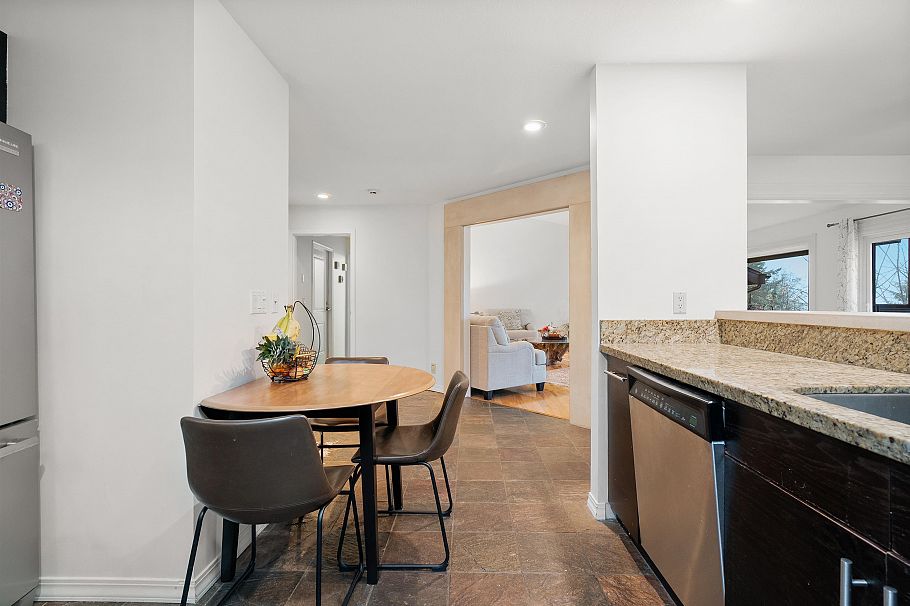 5625 Eagle Court North Vancouver, BC - 13