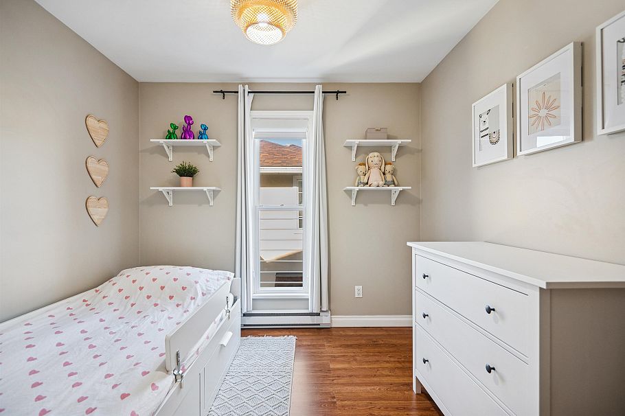 333 E Keith Road North Vancouver, BC - 24