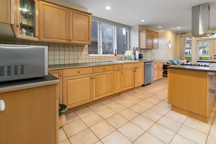 8405 Gillnet Place Vancouver, BC - 9