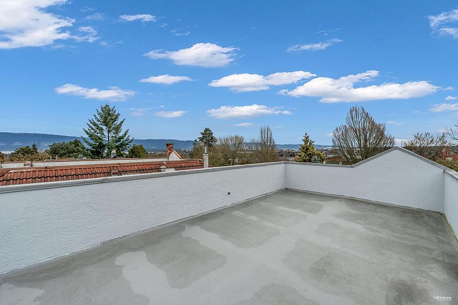 3661 Blenheim Street Vancouver, BC - 37