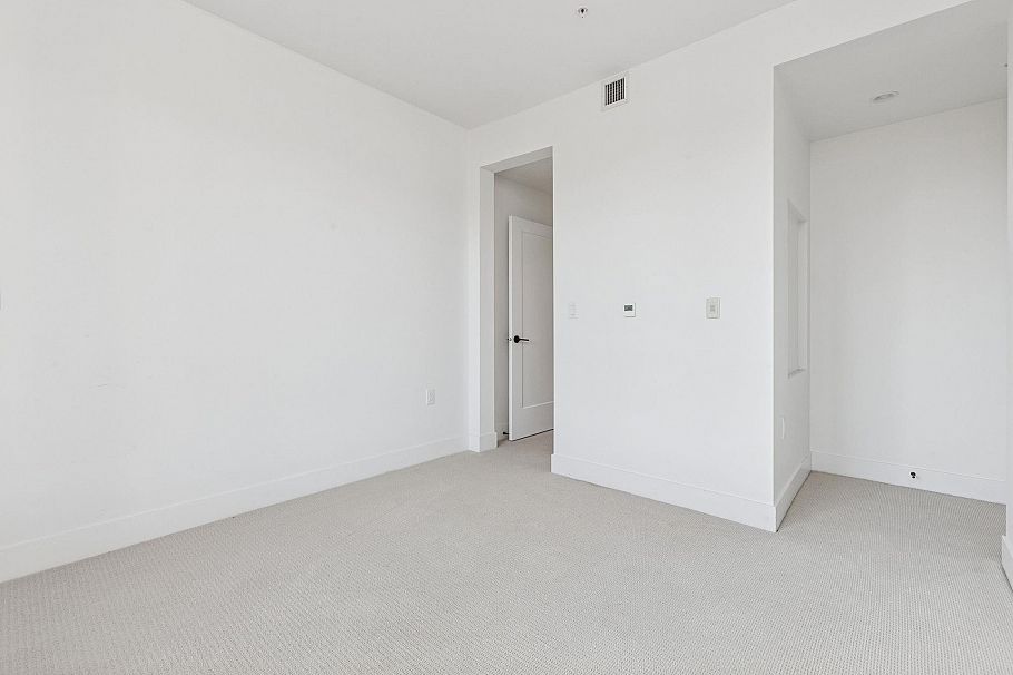 405 6933 Cambie Street Vancouver, BC - 17