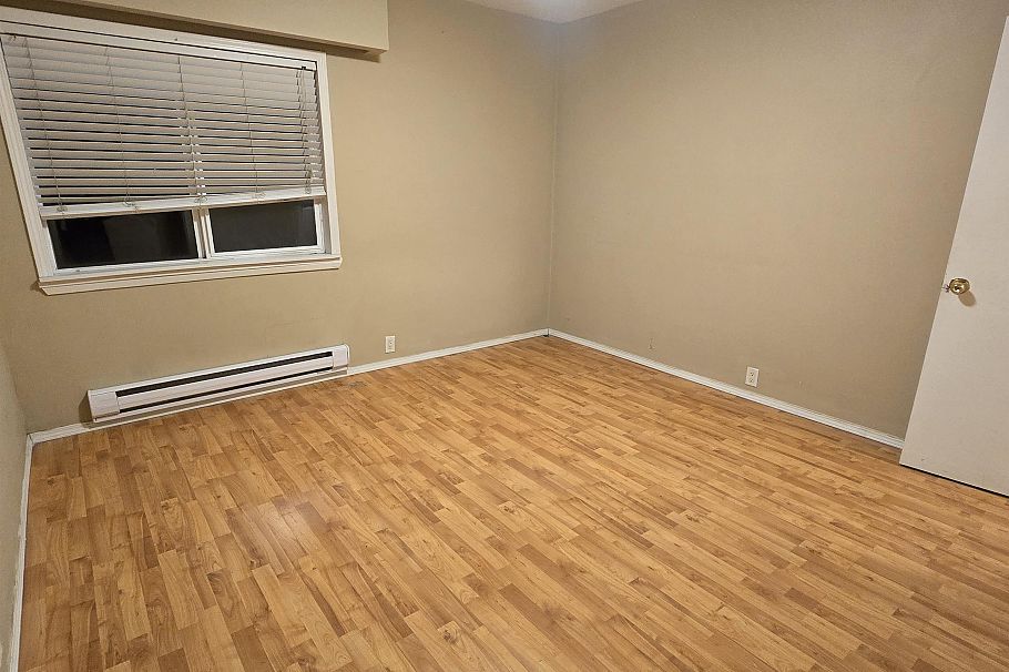 123 E 64th Avenue Vancouver, BC - 12