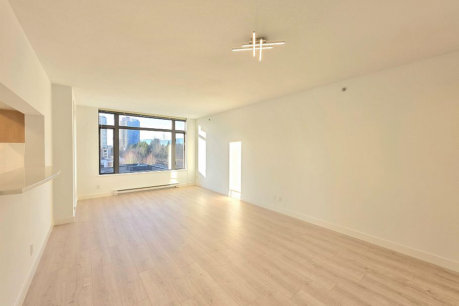 602 3660 Vanness Avenue Vancouver, BC - 2