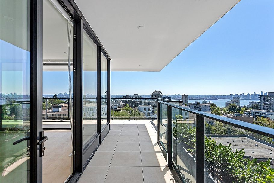 703 135 E 13th Street North Vancouver, BC - 13