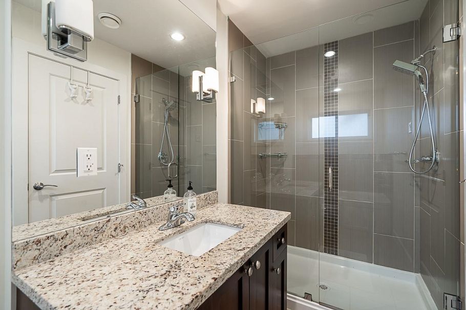 359 E 13th Street North Vancouver, BC - 21