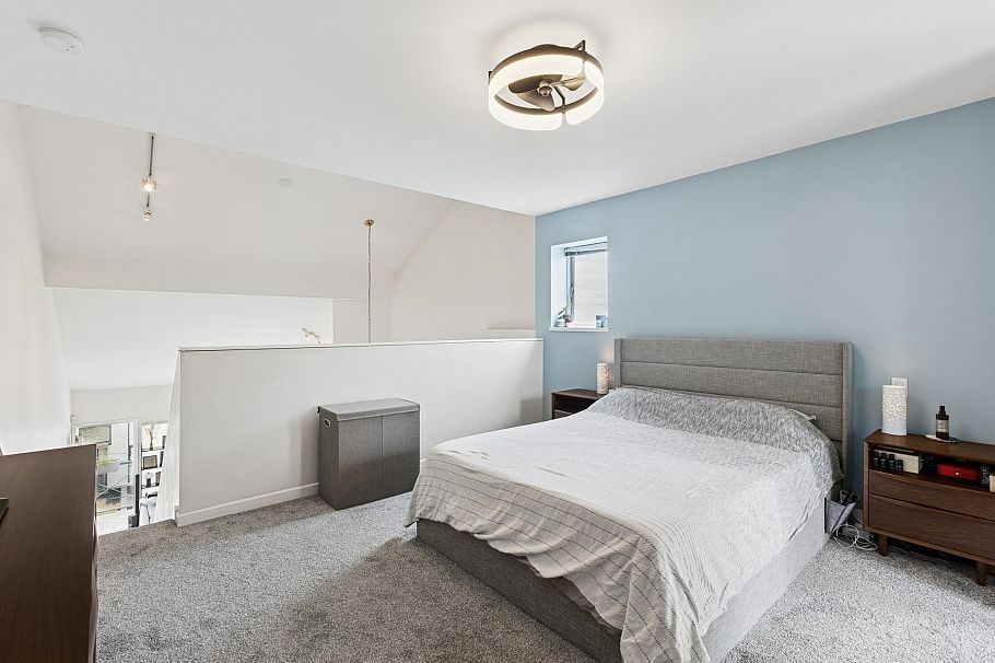 303 131 W 20th Street North Vancouver, BC - 18