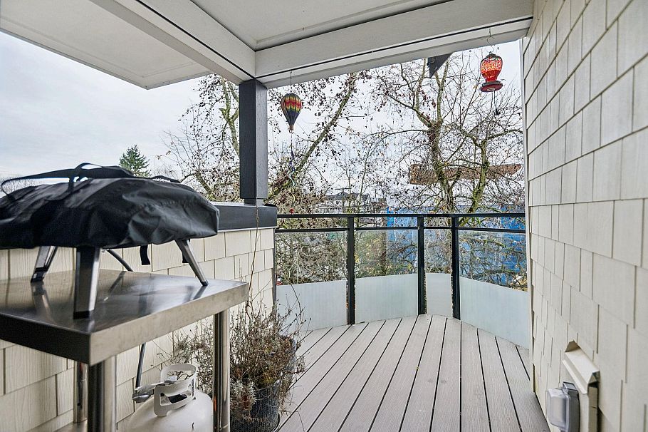 PH7 2405 Kamloops Street Vancouver, BC - 20