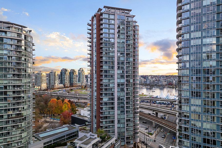 2203 58 Keefer Place Vancouver, BC - 32