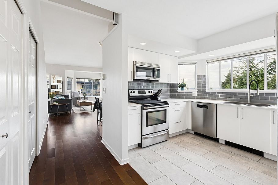 303 131 W 20th Street North Vancouver, BC - 11