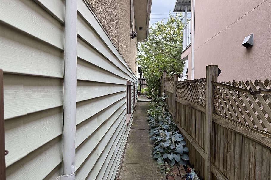 5828 Kerr Street Vancouver, BC - 33