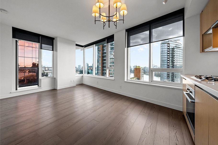 1256 38 Smithe Street Vancouver, BC - 3