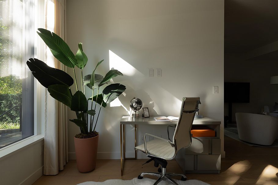 1577 W 57th Avenue Vancouver, BC - 9