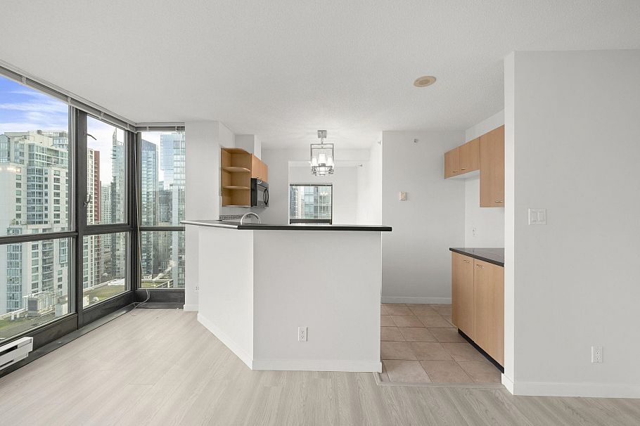 2502 1331 Alberni Street Vancouver, BC - 9