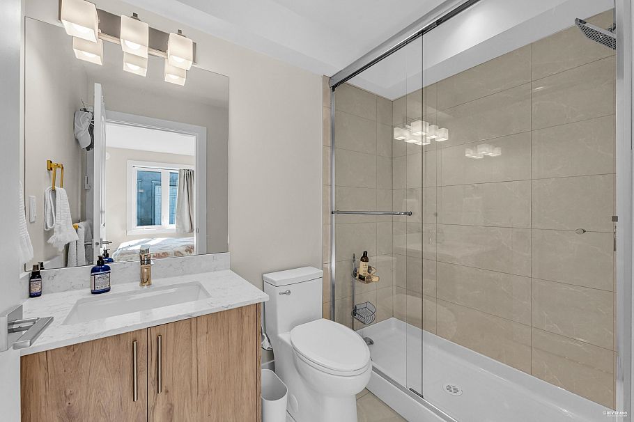 4112 W 11th Avenue Vancouver, BC - 29